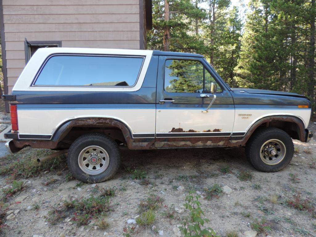 1986 4x4 Ford Bronco XLT.