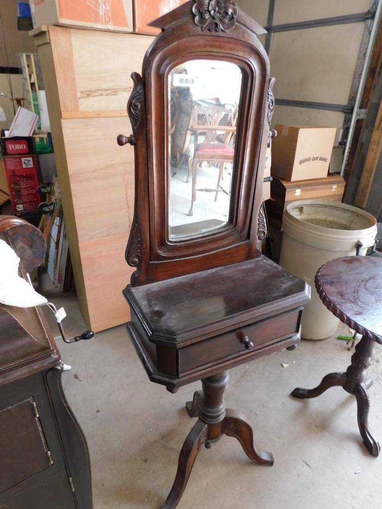 Shaving stand with mirror