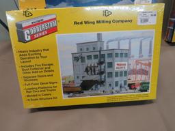 SEALED N-Gauge Model Building Kits