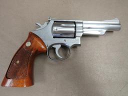 Smith & Wesson - 66 Combat Magnum