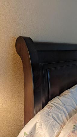 King Size Sleigh Bed w/ Storage