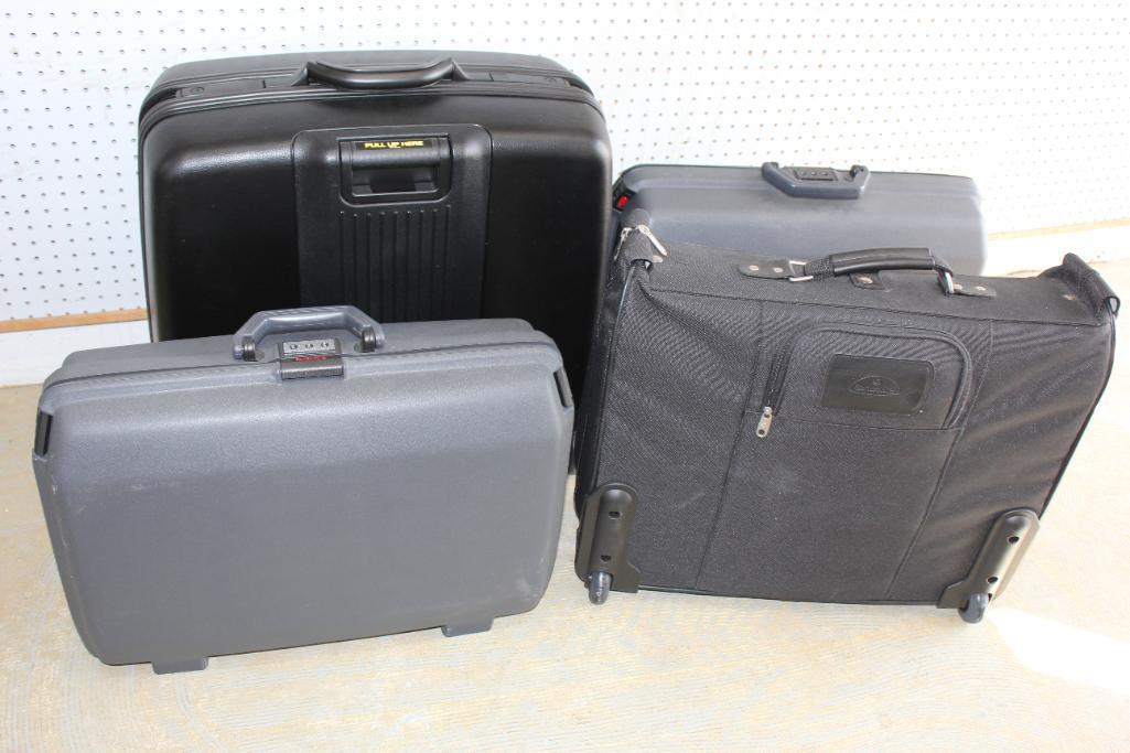 Four Pieces Samsonite Luggage in New or Like New Condition