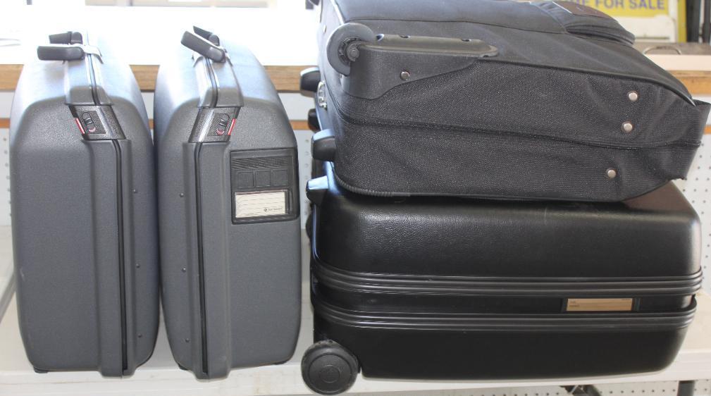 Four Pieces Samsonite Luggage in New or Like New Condition