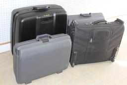 Four Pieces Samsonite Luggage in New or Like New Condition