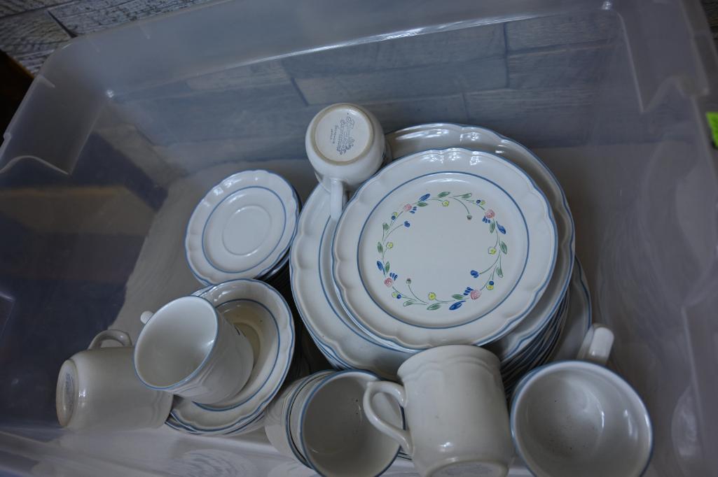 52 Floral Expressions Stoneware Grouping