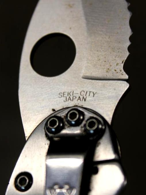 Cute Stainless Spyderco VG-10 Serrated Folding Knife