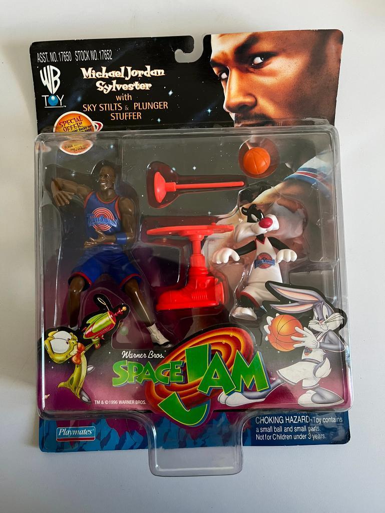 Warner Brothers 1996 Micheal Jordan and Sylvester Space Jam Action Figures