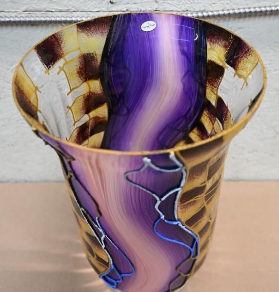 Victoria Bella 16x9" Vase