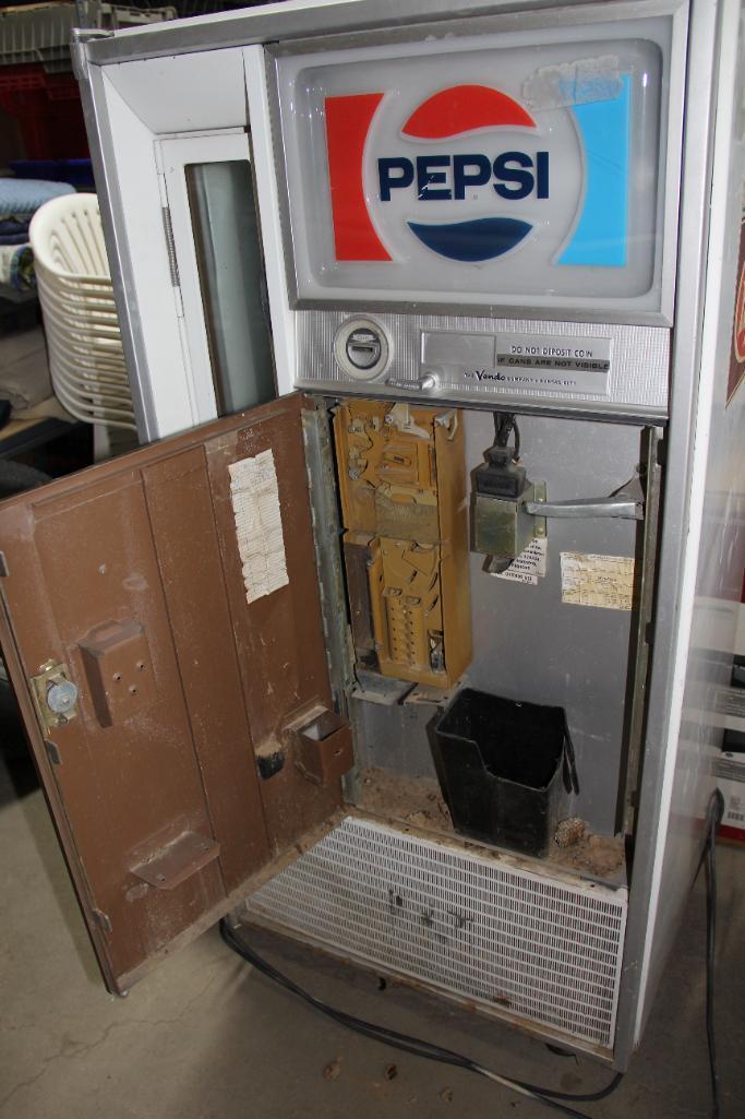 Cool Old Metal Vendo Company Pepsi/Dr. Pepper Can Coin Operated Vending Machine