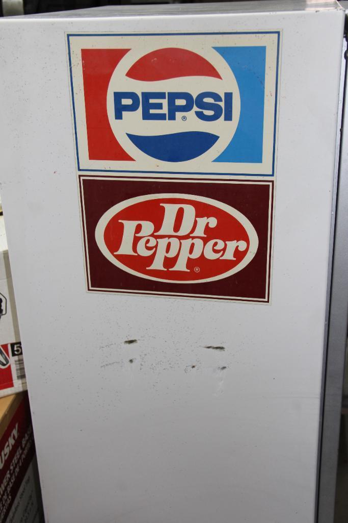 Cool Old Metal Vendo Company Pepsi/Dr. Pepper Can Coin Operated Vending Machine