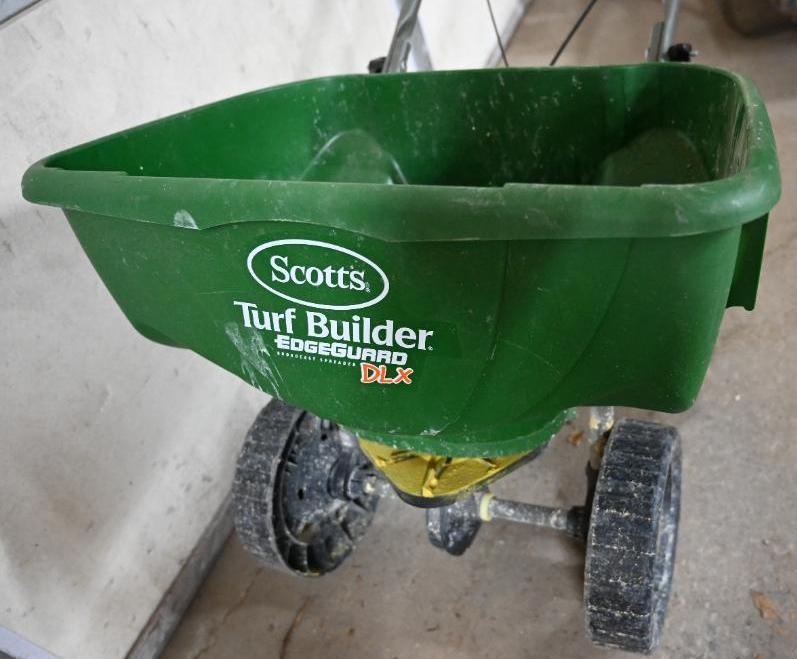 Scotts Edge Guard DLX Lawn Spreader