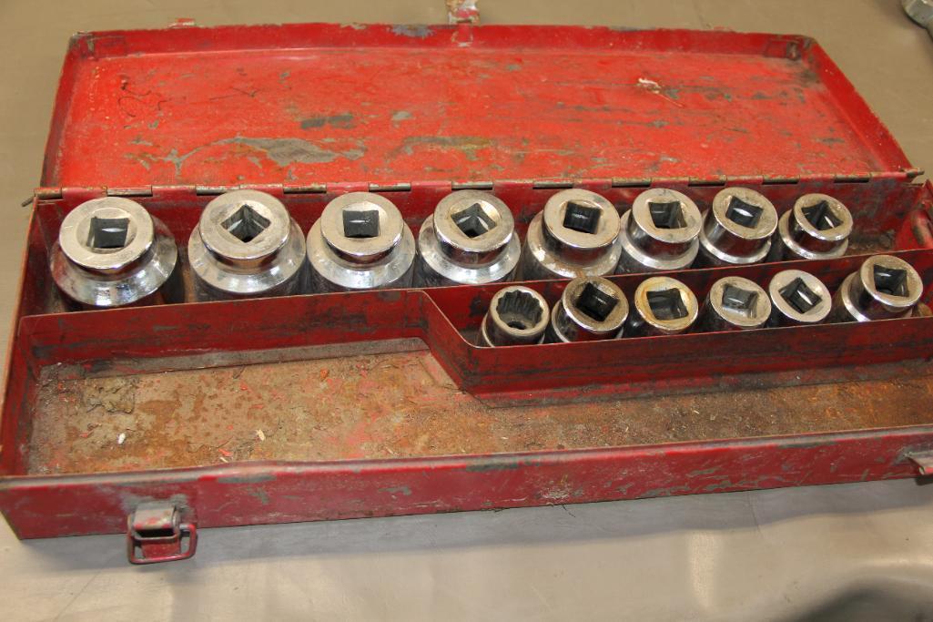 14 Large Sockets in Toolbox