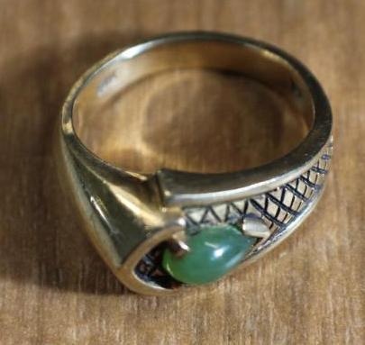 10K Gold Serpent-Style Ring with Jade Tear Drop Stone Setting