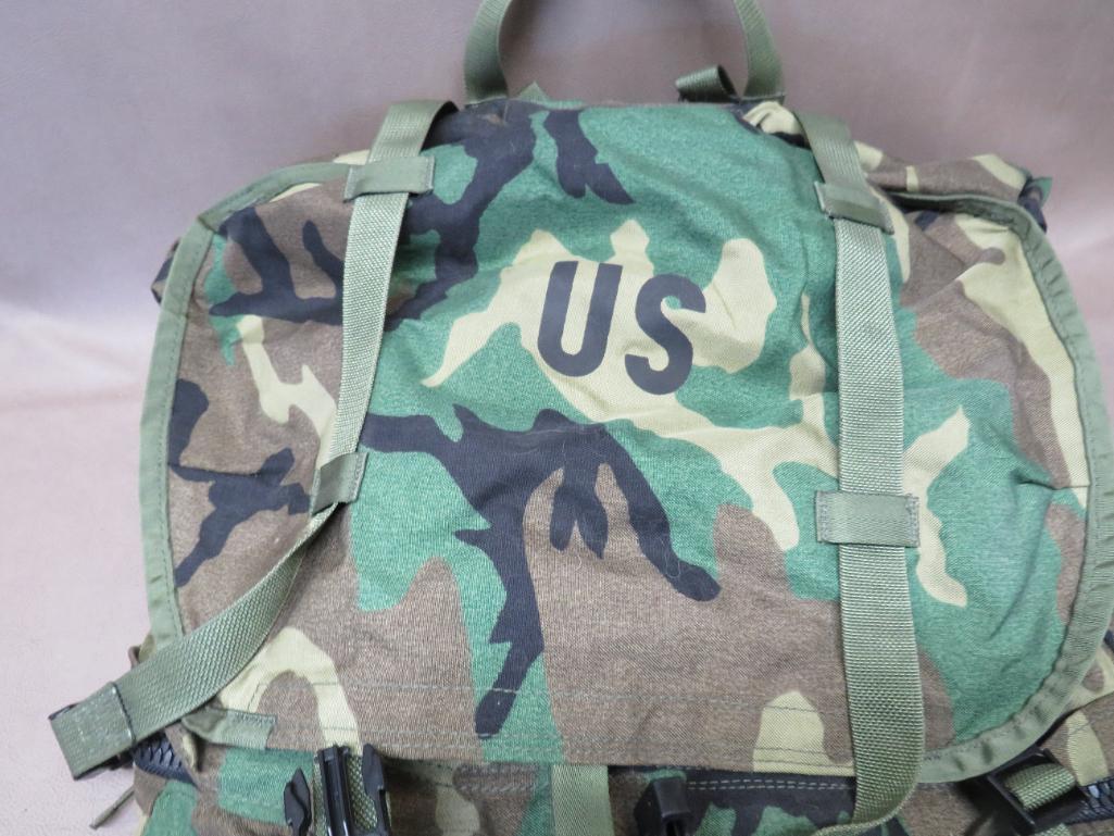 US Military Equipment Bag with Pack Straps