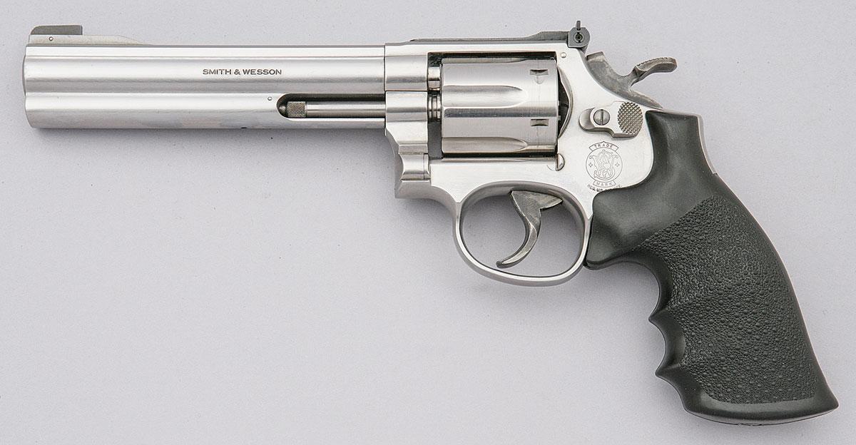 Smith and Wesson Model 617-1 K-22 Masterpiece Double Action Revolver