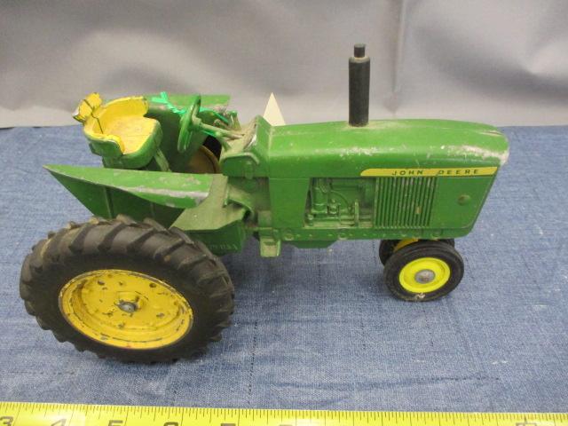 JOHN DEERE 3020 TRACTOR, METAL REAR WHEELS