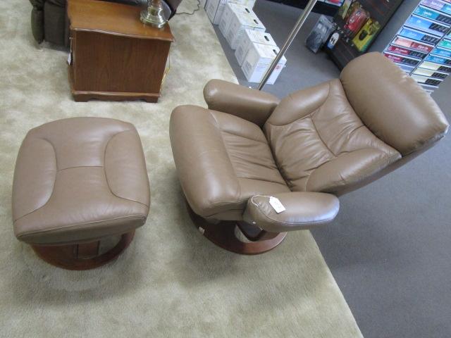 Lane Swivel Recliner and Matching Foot Stool