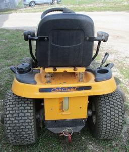 CUB CADET MODEL 1050 HYDROSTATIC DRIVE, 50" CUT, 25 HP. 473 HOURS, STARTS, RUNS, OPERATES