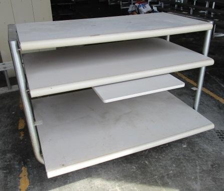 SHELF ON WHEELS