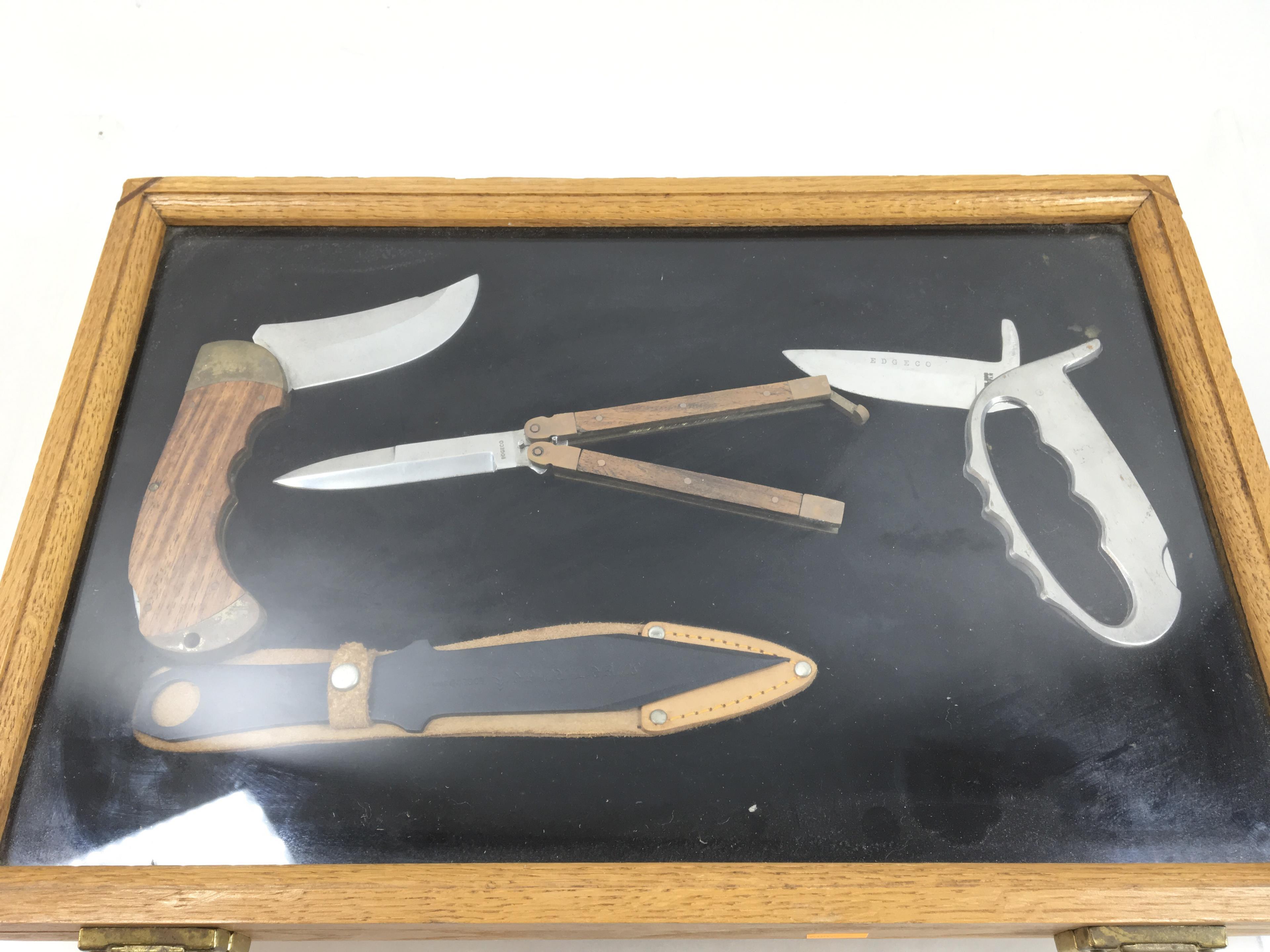 Display Case Of (4) Edgeco Knives