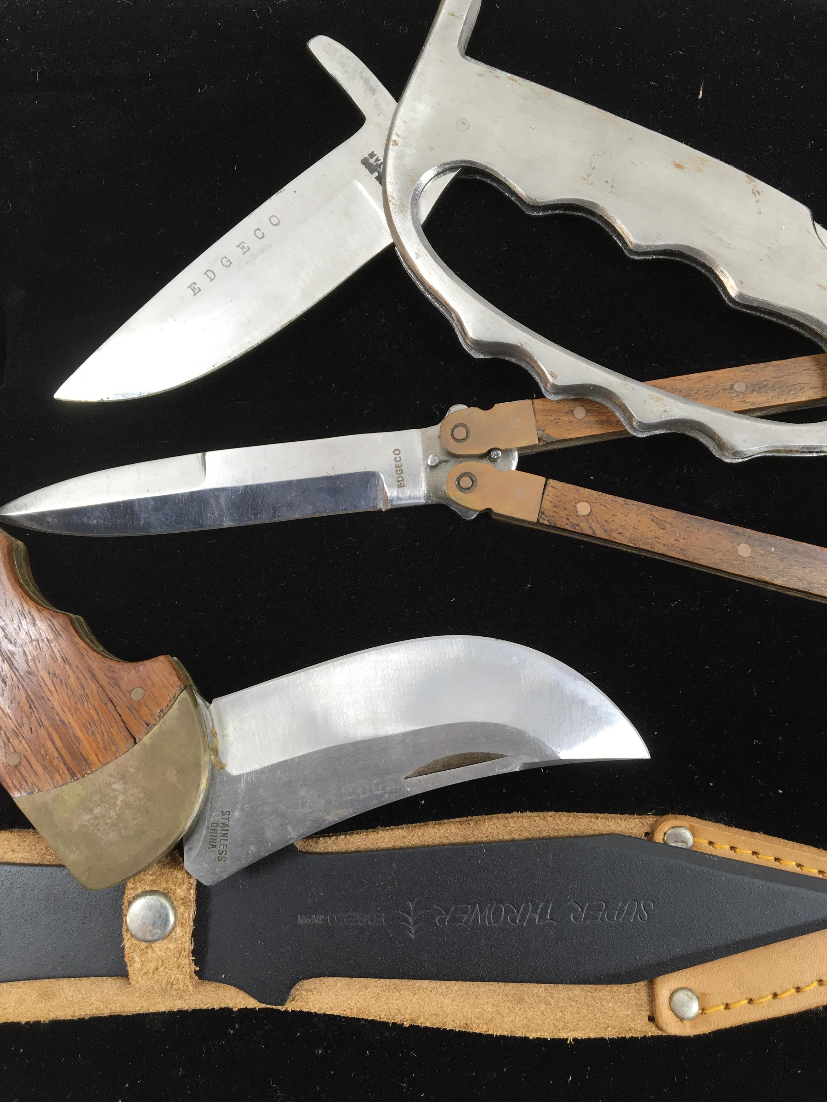 Display Case Of (4) Edgeco Knives