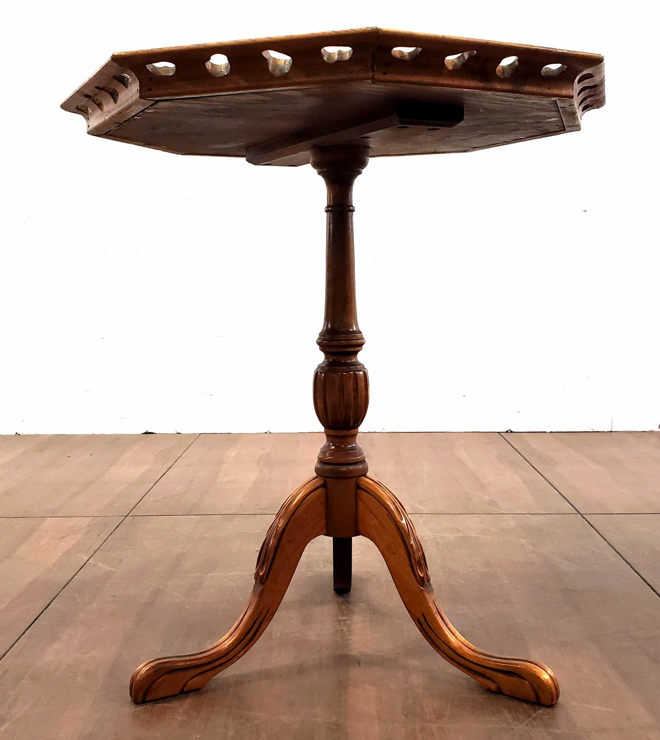 Vintage Pie Crusted Oak Pedestal Table