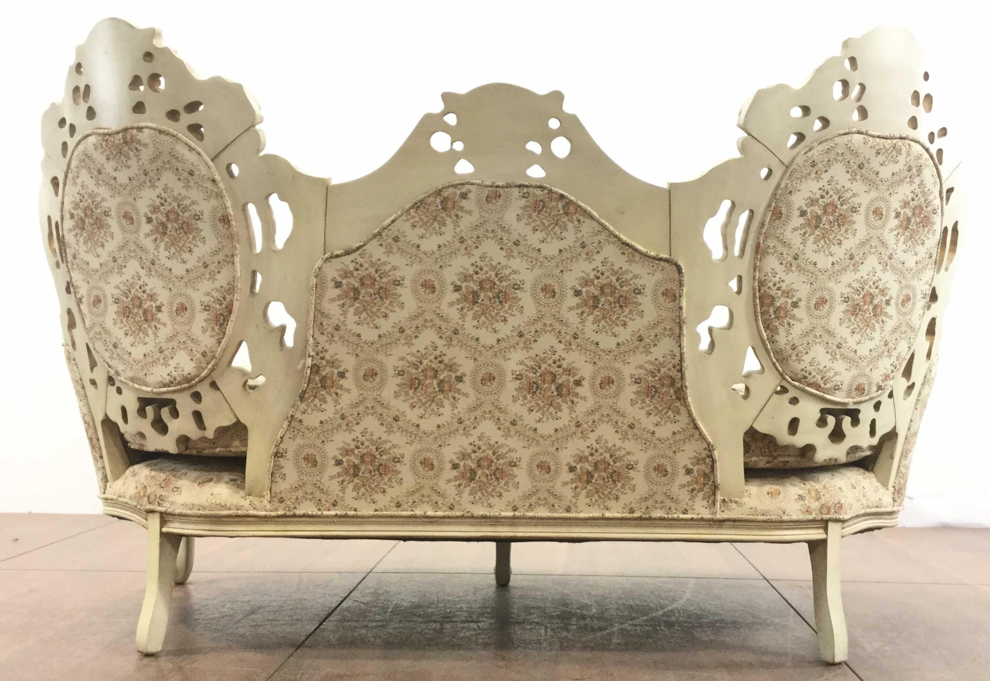 Kingsley Furniture Co. Victorian Style Loveseat