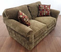 Rowe Furniture Traditional Rolled Arm Loveseat