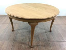 Vintage Queen Anne Style Walnut Leaf Table